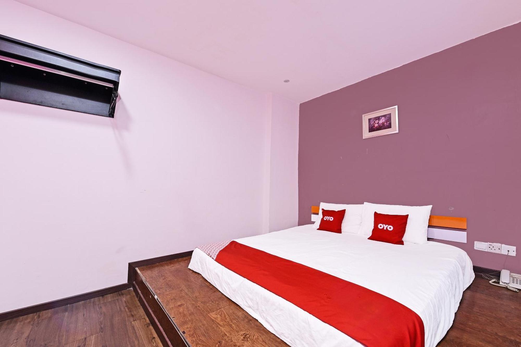 OYO 992 Orange Hotel Kuala Pilah Luaran gambar