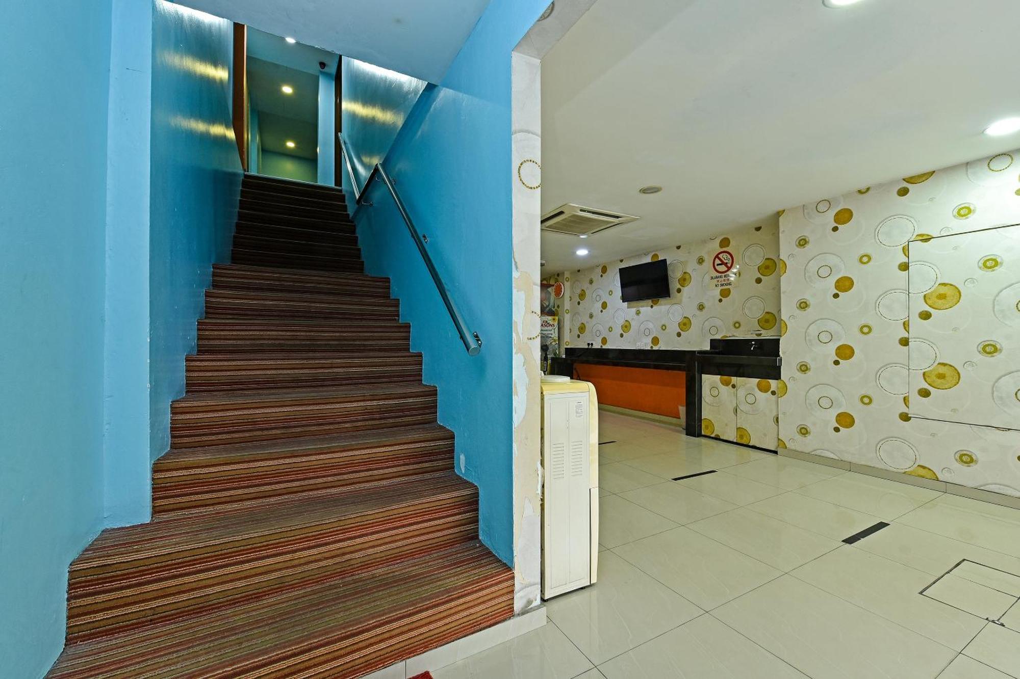 OYO 992 Orange Hotel Kuala Pilah Luaran gambar