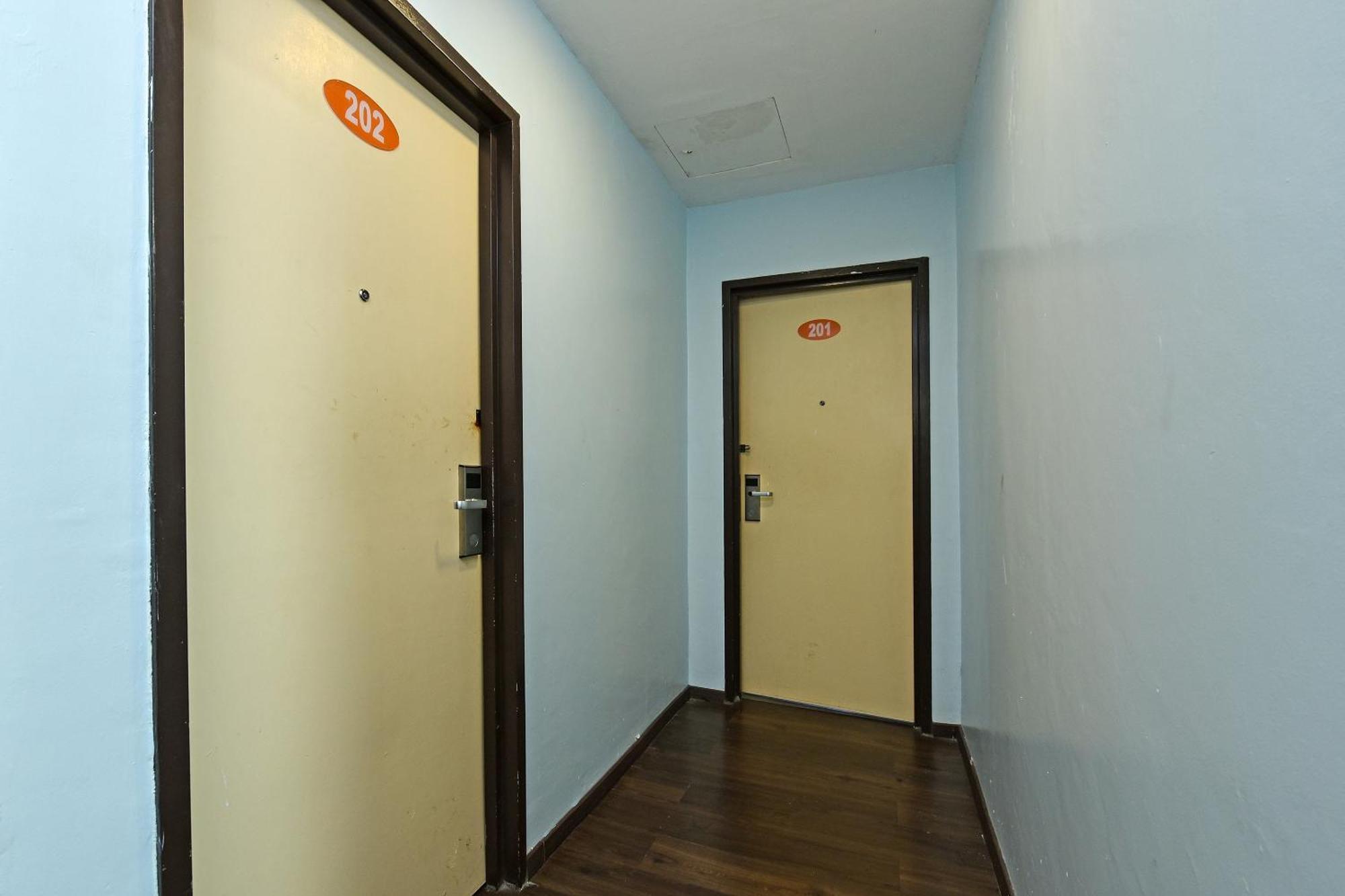 OYO 992 Orange Hotel Kuala Pilah Luaran gambar