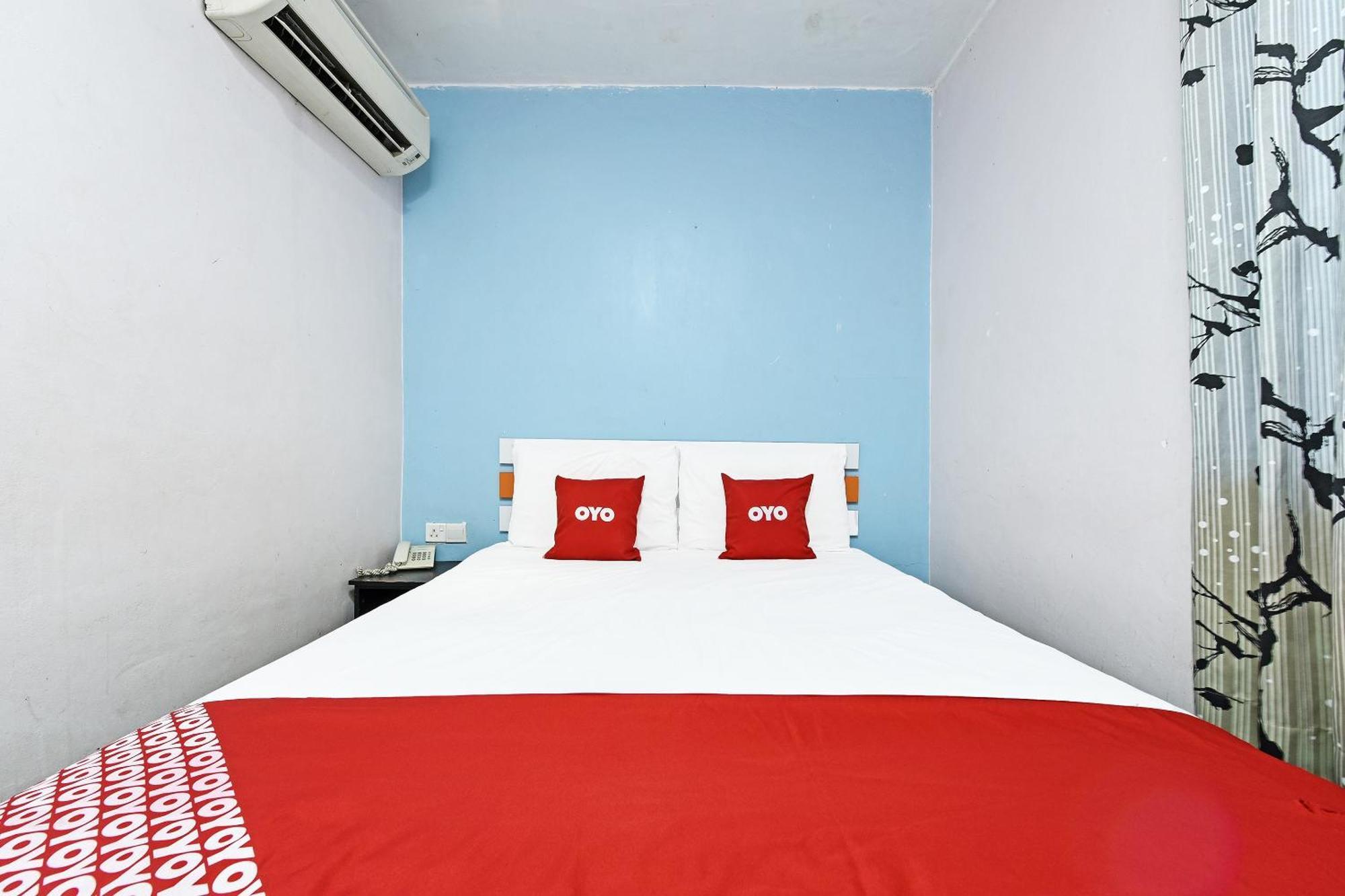 OYO 992 Orange Hotel Kuala Pilah Luaran gambar