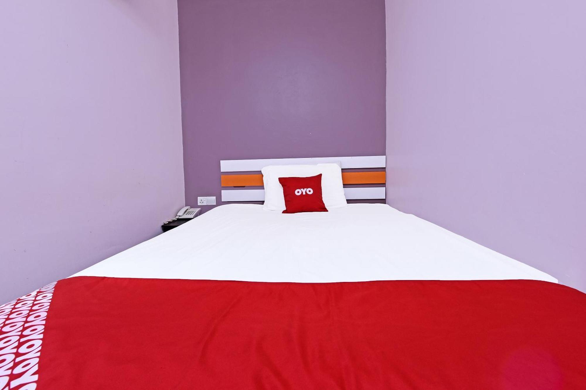 OYO 992 Orange Hotel Kuala Pilah Luaran gambar