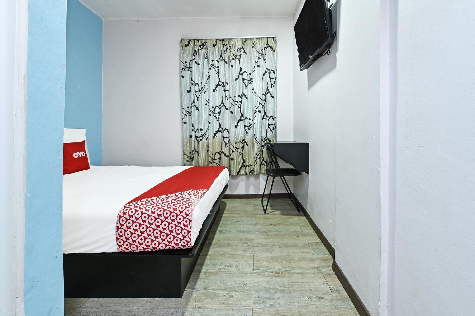 OYO 992 Orange Hotel Kuala Pilah Luaran gambar