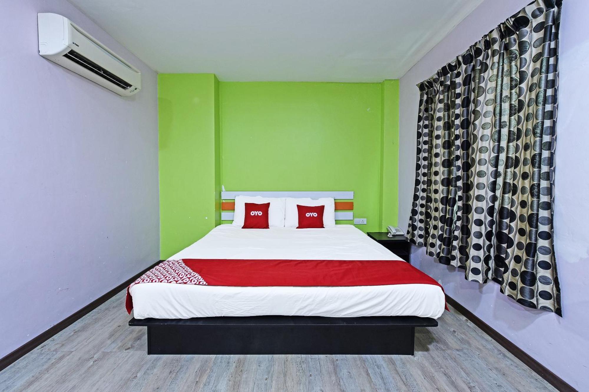 OYO 992 Orange Hotel Kuala Pilah Luaran gambar