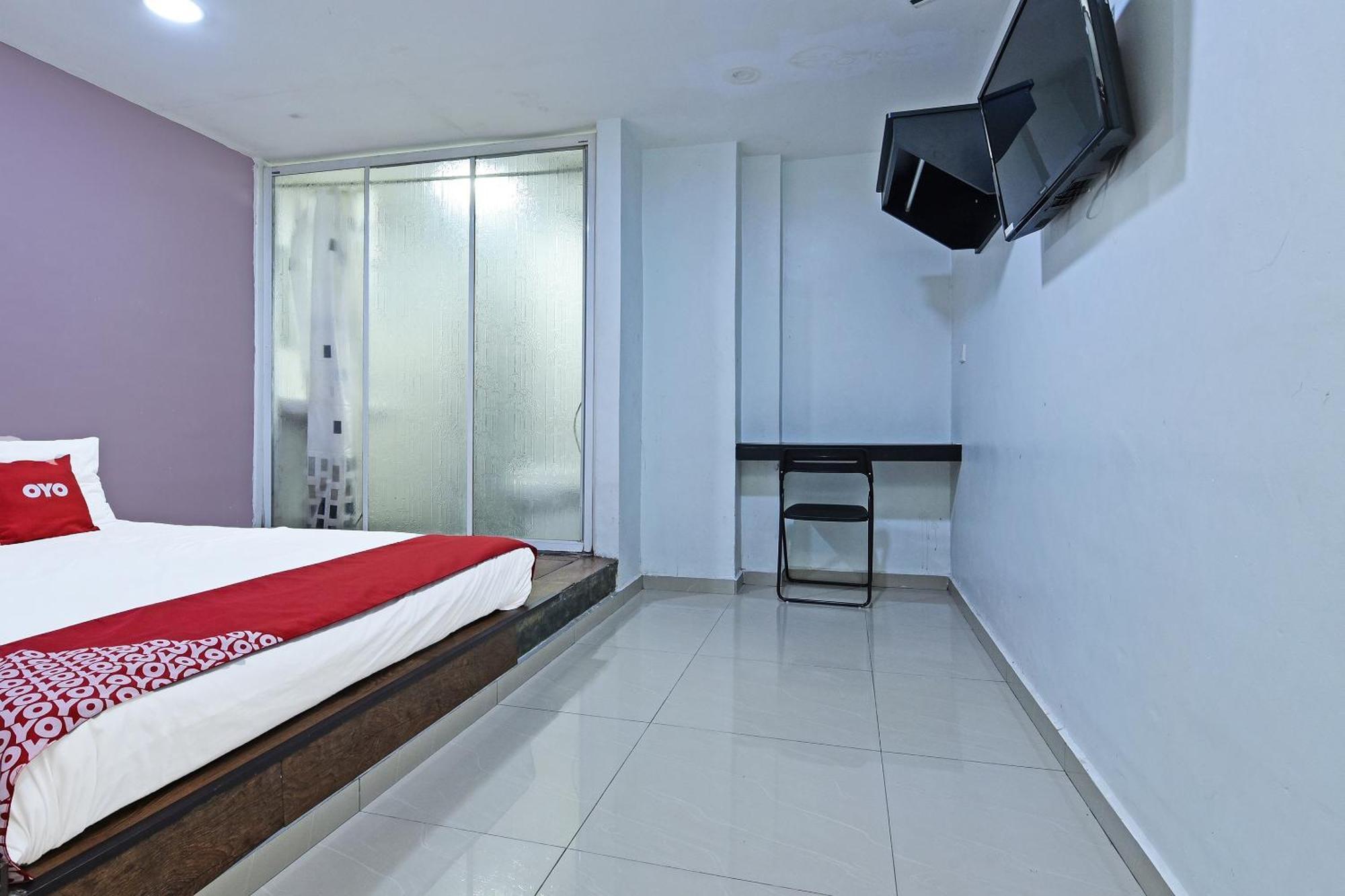 OYO 992 Orange Hotel Kuala Pilah Luaran gambar