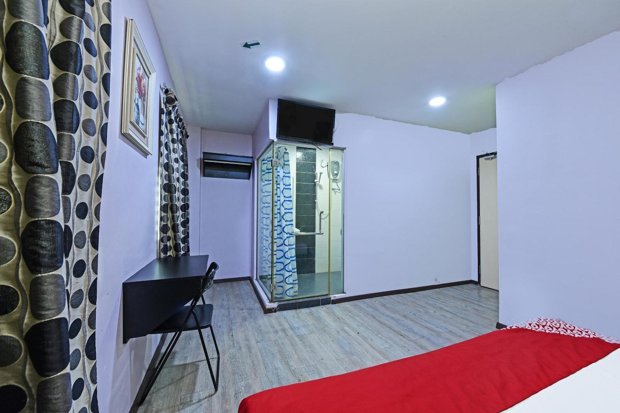 OYO 992 Orange Hotel Kuala Pilah Luaran gambar