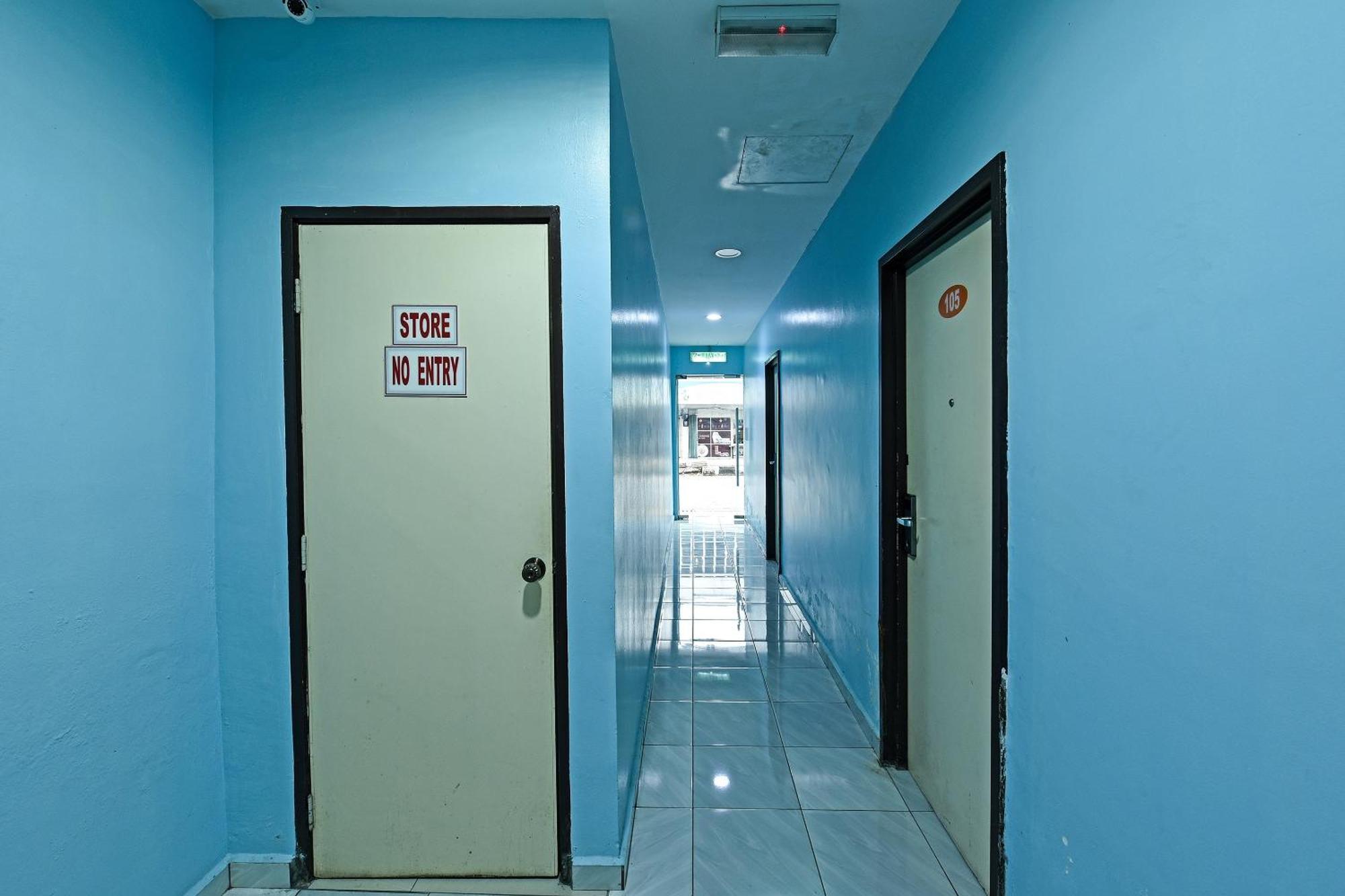 OYO 992 Orange Hotel Kuala Pilah Luaran gambar