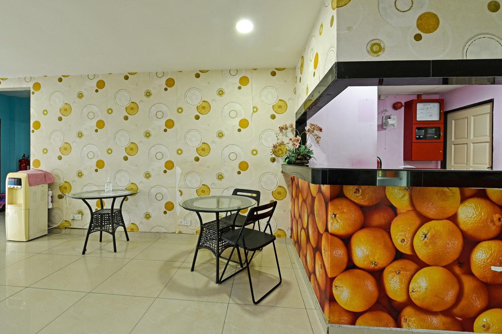 OYO 992 Orange Hotel Kuala Pilah Luaran gambar