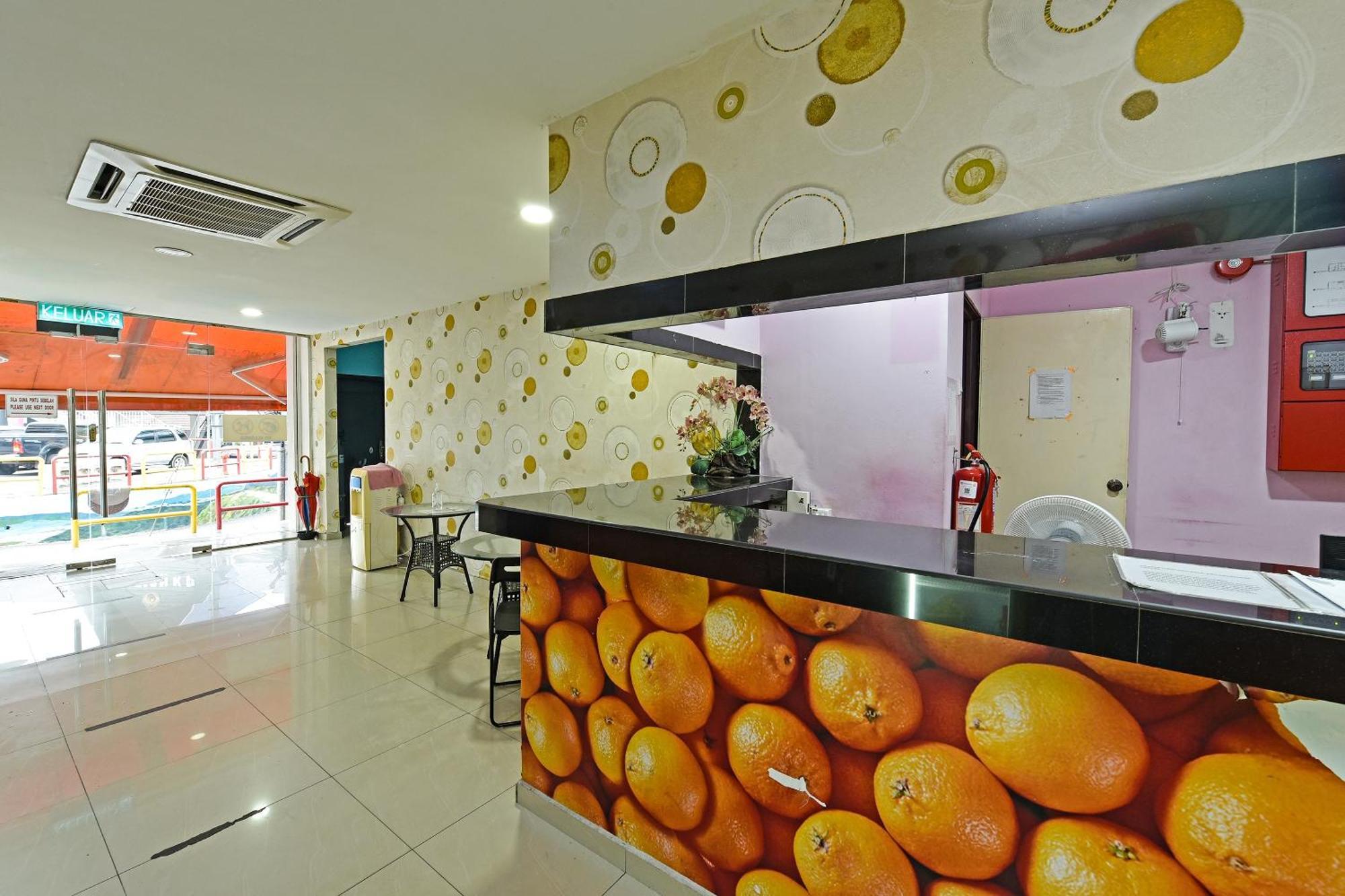 OYO 992 Orange Hotel Kuala Pilah Luaran gambar